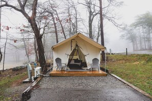 Exterior - Luxury Spacious Glamping, Lake View, Grill, Pool, Pet Friendly, Swim (Delta)