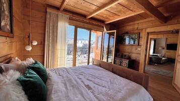 2 chambres, coffres-forts dans les chambres, bureau