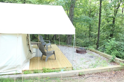 Luxury Spacious Glamping, Lake View, Grill, Pool, Pet Friendly, Swim
