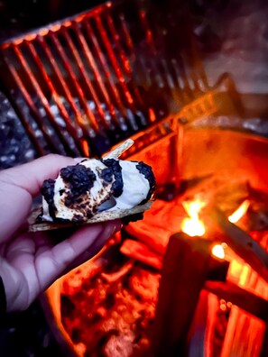 Food and drink - Luxury Spacious Glamping, Lake View, Grill, Pool, Pet Friendly, Swim (Delta)