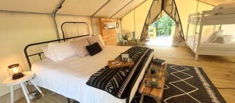Luxury Spacious Glamping, Lake View, Grill, Pool, Pet Friendly, Swim