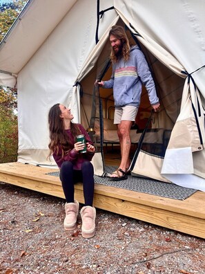 Property grounds - Luxury Spacious Glamping, Lake View, Grill, Pool, Pet Friendly, Swim (Delta)