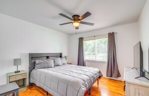 3 chambres, fer et planche à repasser, lit de bébé portatif