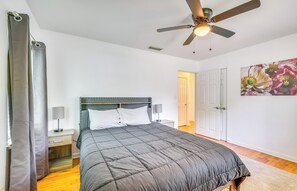 3 bedrooms, iron/ironing board, travel crib, internet