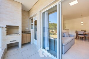 Apartment | Outdoor dining