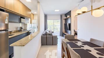 Appartement | Cuisine privée | Réfrigérateur, micro-ondes, blender