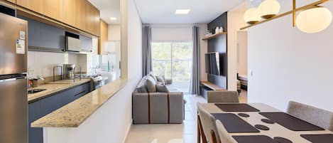 Apartamento | Cozinha privada | Geladeira, micro-ondas, liquidificador