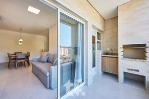 Apartment | Outdoor dining