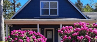 Spacious 3-BR Bella Beach, Hot Tub,  Master w/King