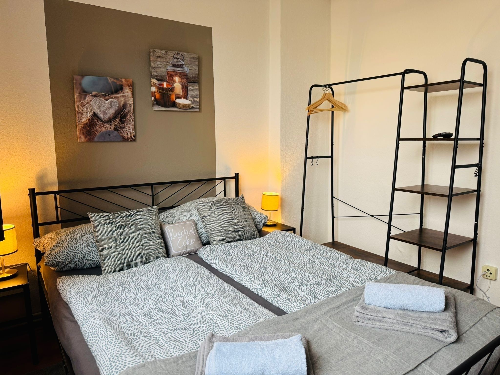 2 bedrooms, desk, iron/ironing board, travel crib