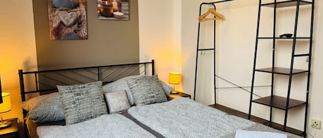 2 bedrooms, desk, iron/ironing board, travel crib