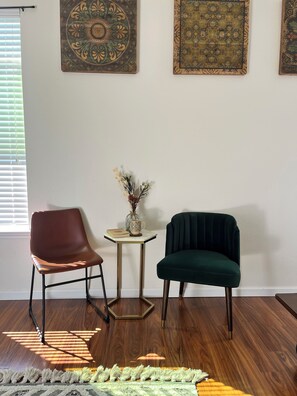 Interior - Beautiful Private Suite Near Samsung Project, Dell Diamond, and Kalahari! (Round Rock)