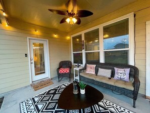 Living area - Beautiful Private Suite Near Samsung Project, Dell Diamond, and Kalahari! (Round Rock)