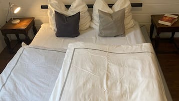 2 bedrooms, iron/ironing board, travel crib, free WiFi