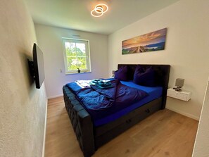 2 bedrooms, WiFi, bed sheets