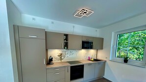 Micro-ondes, plaque de cuisson, lave-vaisselle