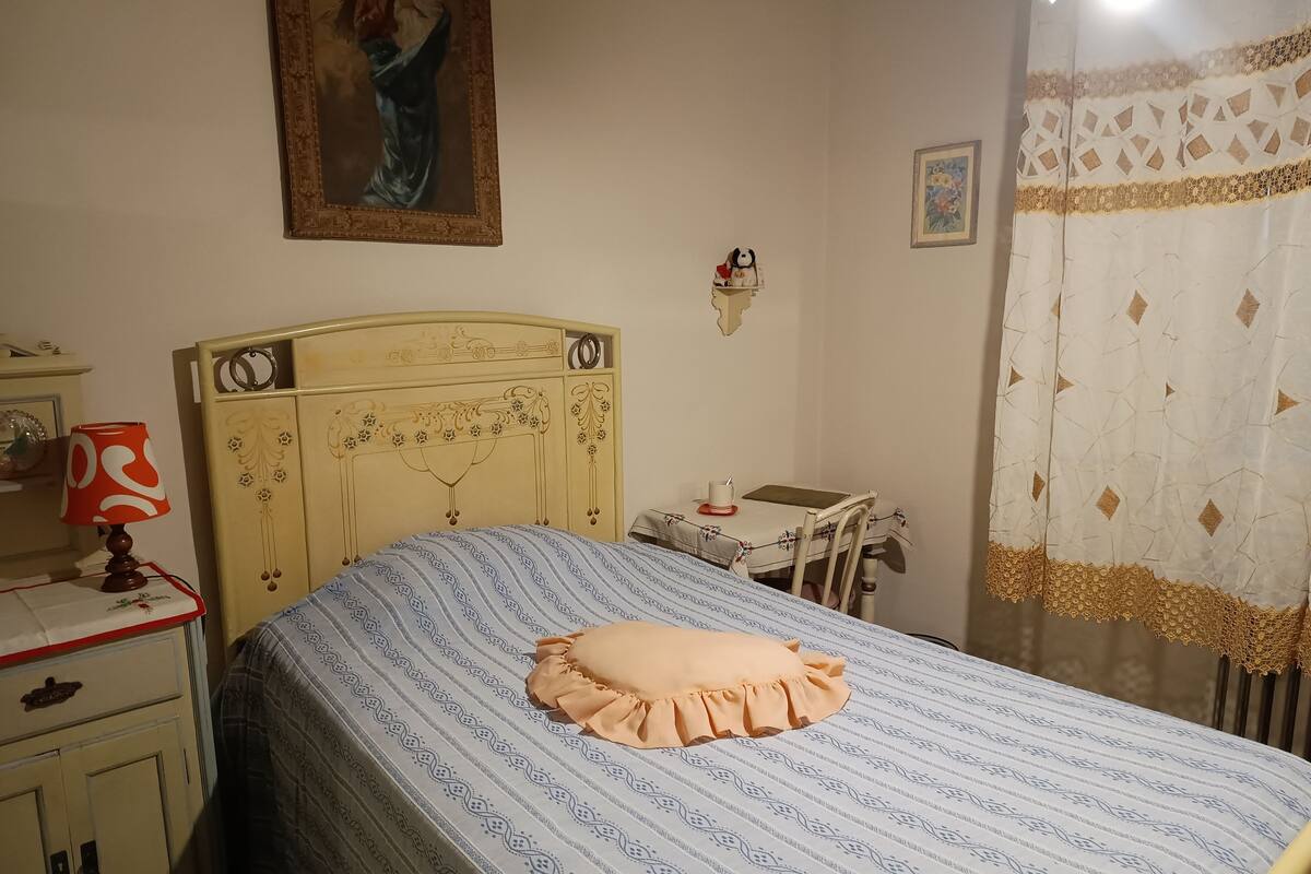 Deluxe Single Room, City View | Desk, WiFi (free)
