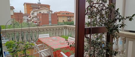 Deluxe Triple Room, City View