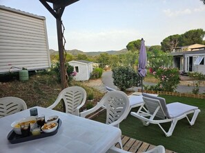 Outdoor dining - Mobile home 6 pers. 5-star Camping Tikayan Les Cigales (Le Muy)