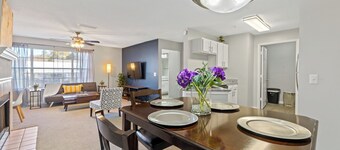Cozy 2BR Home, Steps from UGA and Downtown, Gated, Pool and Gym