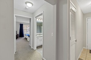 2 chambres, bureau, lit parapluie, Wi-Fi gratuit