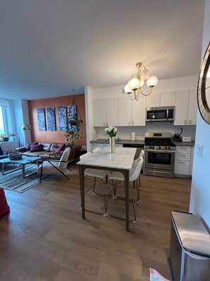 Interior - LES is MORE stunning views (New York)