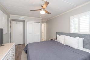 2 habitaciones, tabla de planchar con plancha, wifi y ropa de cama