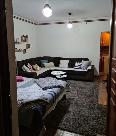 Cozy 1-bedroom apartment with WiFi, AC in enjoyable Doboj