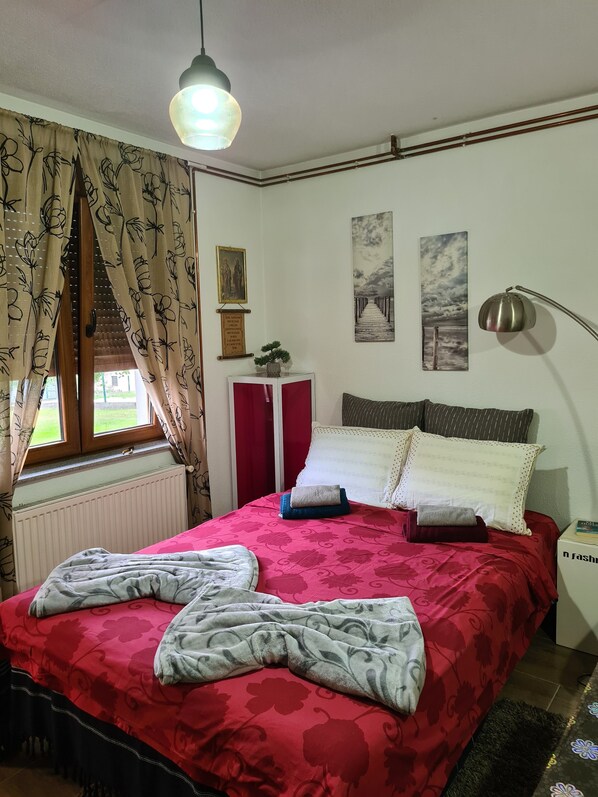1 bedroom, WiFi, bed sheets