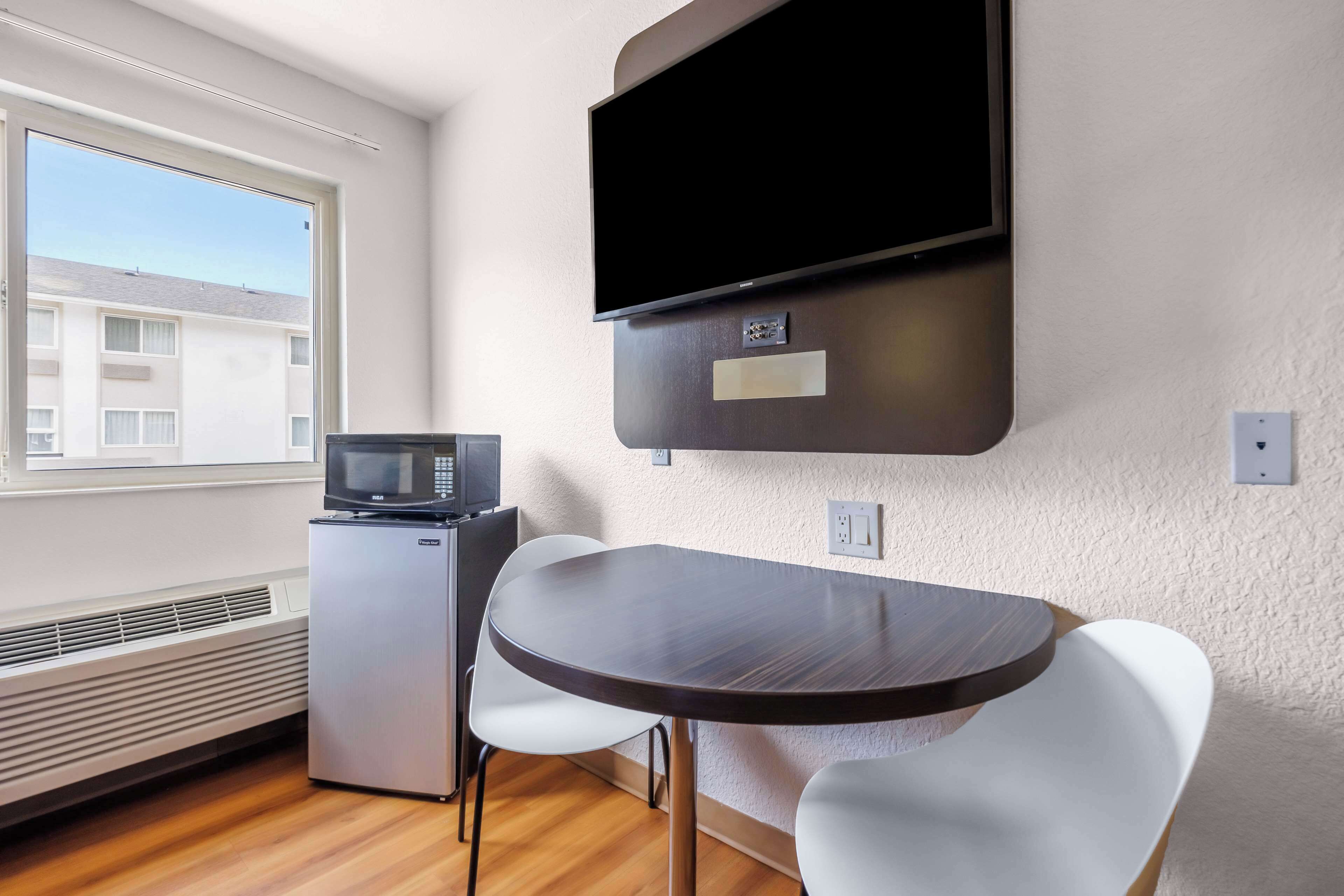 Standard Room, 1 Double Bed, Non Smoking | Room amenity