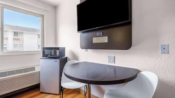 Standard Room, 1 Double Bed, Non Smoking | Room amenity