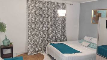 1 chambre, fer et planche à repasser, draps fournis