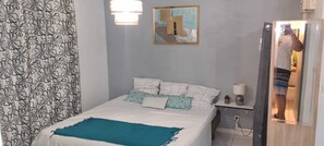 1 Schlafzimmer, Bügeleisen/Bügelbrett, Bettwäsche