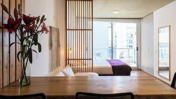 Studio, Balcony, City View (5.3) | Dining room