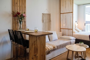 Studio, Balcony, City View (5.3) | Living area