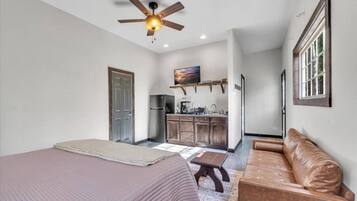 1 chambre, fer et planche à repasser, lit parapluie, Wi-Fi gratuit