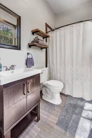 Hair dryer - The Fayetteville Nest (Fayetteville)
