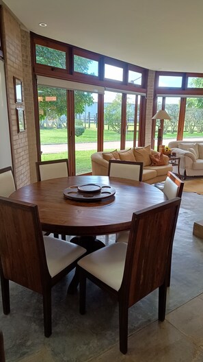 Spiseområde på rommet