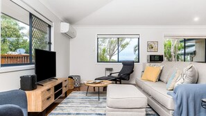 TV - Serenity Now - New Property, minutes from the beach and village, yet so peaceful and private (Lennox Head)