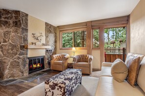 Smart TV, lareira, DVD player