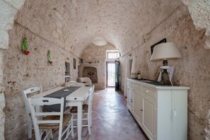 Dining - La Lamia 1864 by Rentbeat (Ostuni)
