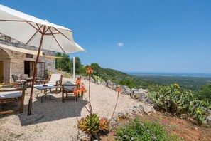 Outdoor dining - La Lamia 1864 by Rentbeat (Ostuni)