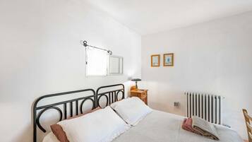 1 Schlafzimmer, Reisekinderbett, WLAN, Bettwäsche