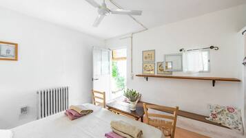 1 slaapkamer, reisbedje, wifi, beddengoed