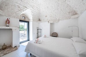 3 slaapkamers, een strijkplank/strijkijzer, reisbedje, wifi