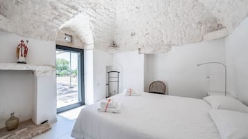 3 bedrooms, iron/ironing board, travel crib, WiFi