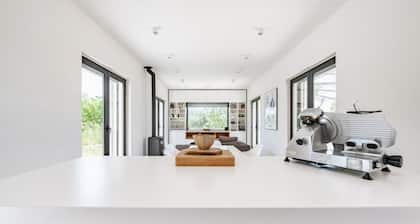 Lamia del Lupo by Rentbeat