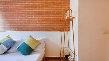 1 chambre, fer et planche Ă repasser, Wi-Fi, draps fournis