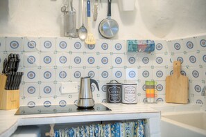 Fridge, microwave, stovetop, highchair - La maison panoramique by Rentbeat (Ostuni)