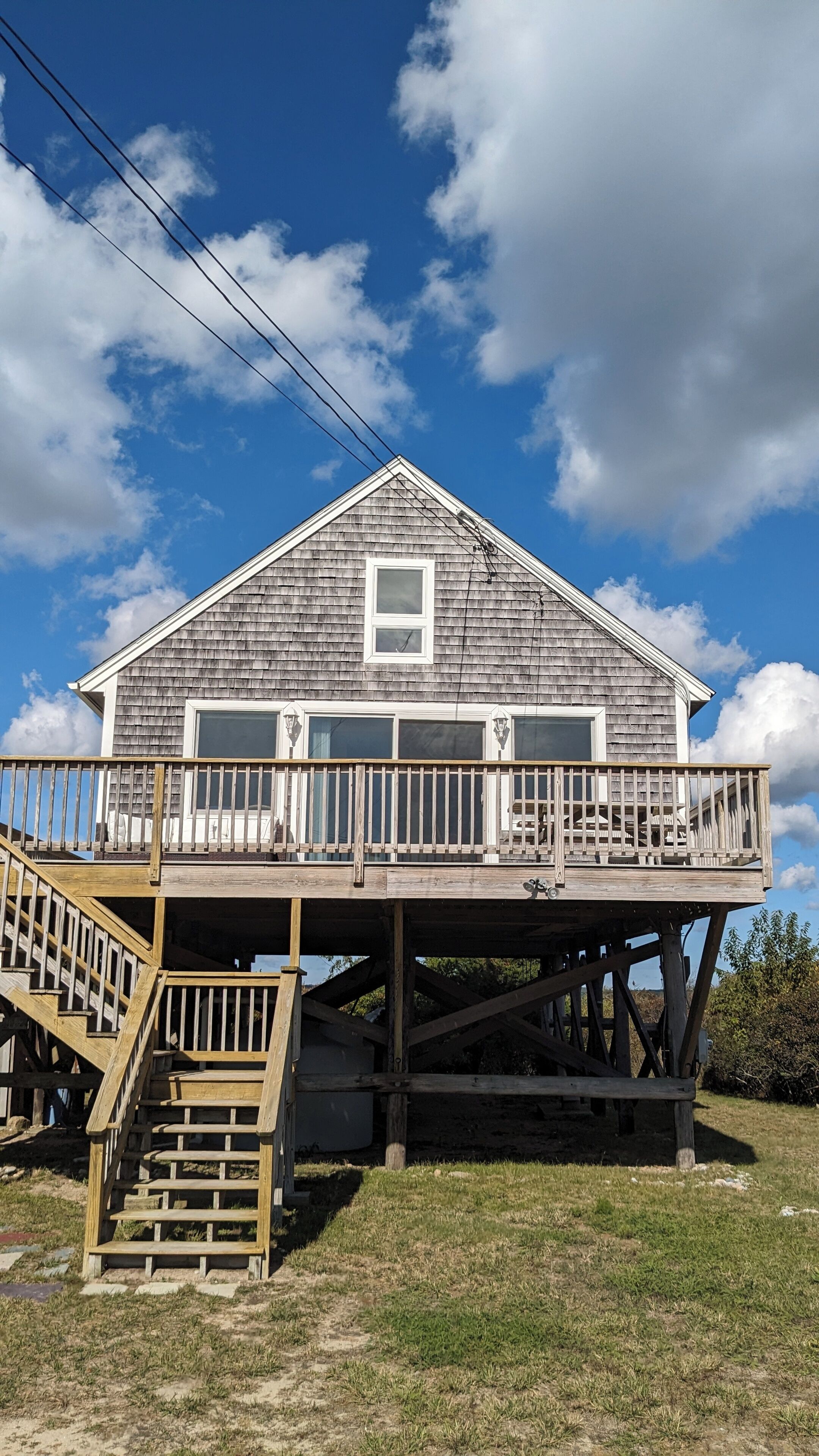 On the ocean, 3-bedroom cottage in Charlestown, RI